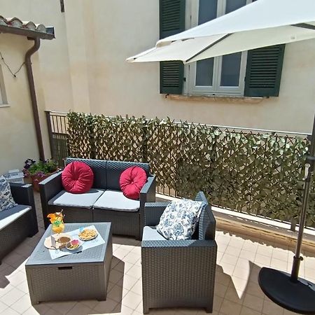Cozy House Con Corte Privata In Centro Storico Aq LʼAquila Exterior foto