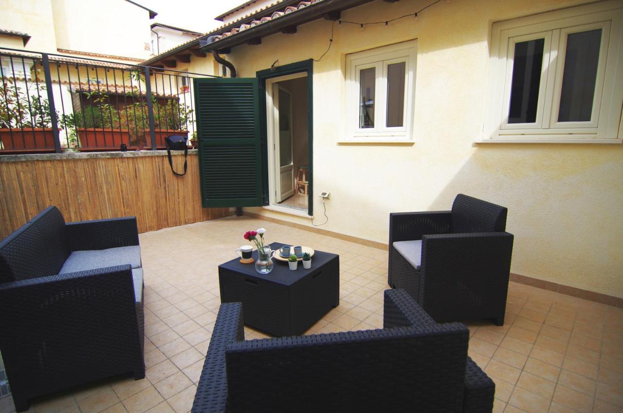 Cozy House Con Corte Privata In Centro Storico Aq LʼAquila Exterior foto